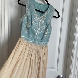 Pretty maxi dress embroidered broken zip needs repair